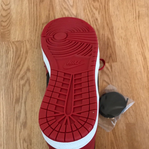 Air Jordan 1 retro hi DS - Picture 4 of 5